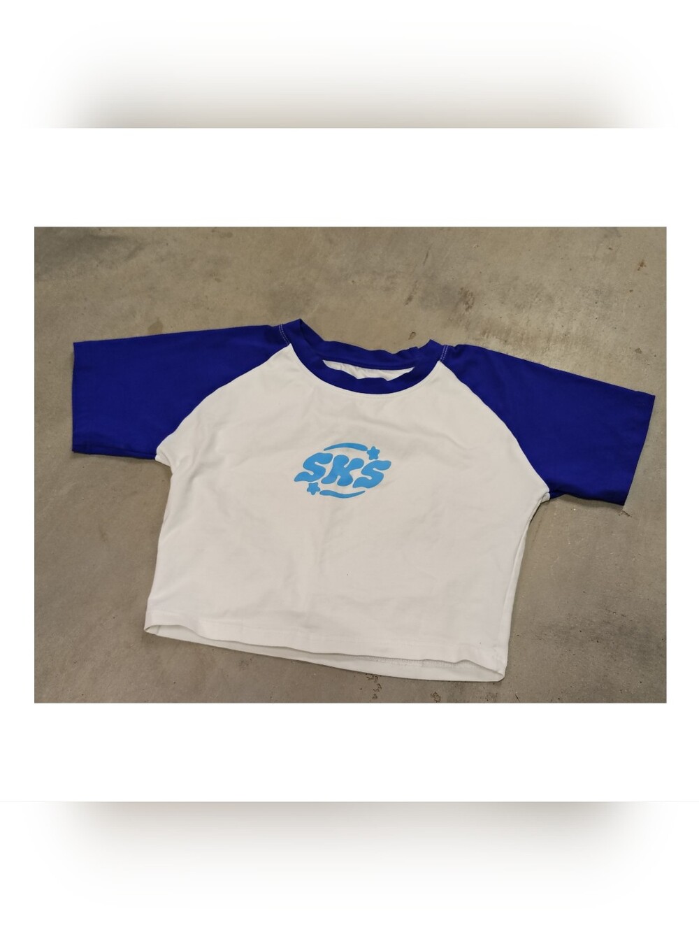 blue and white cropped baby tee
